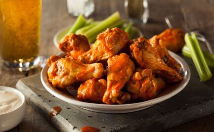 Disfruta el Super Bowl LVI con unas alitas en salsa de mango y habanero