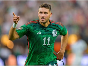 Santi Giménez ama a México: 'Tacos, vivir en CDMX y ser Campeón del Mundo con México'