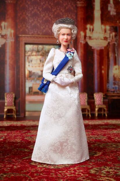 La reina Isabel II ya tiene su propia muñeca Barbie