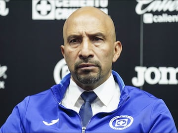 ¡Oficial! Cruz Azul anuncia la salida del Conejo Pérez de la dirección deportiva