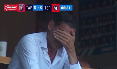 Fernando Hierro mostró su frustración durante un partido del Tapatío en el Estadio Akron