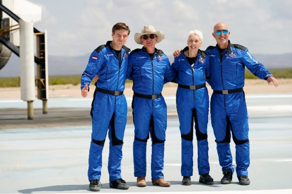 Jeff Bezos, el hombre más rico del mundo y su viaje de 11 minutos al espacio