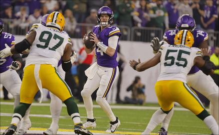 Vikings dan un golpe de autoridad al imponerse 27-25 ante Packers; Sam Darnold robó reflectores