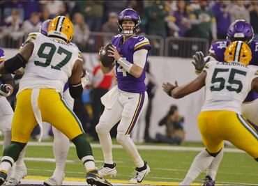 Vikings dan un golpe de autoridad al imponerse 27-25 ante Packers; Sam Darnold robó reflectores