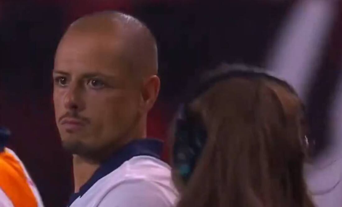 Chicharito muy poco pudo hacer en la derrota de Chivas. Foto: Especial.