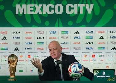 Gianni Infantino es abucheado en el estadio Azteca durante el México vs Inglaterra