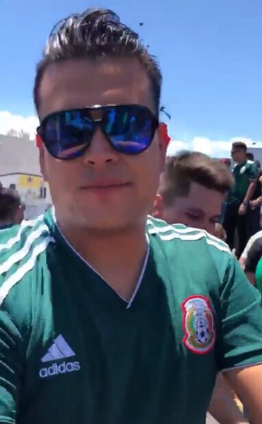 ¡Sí se puede! Aficionados limpian las calles tras los festejos por el triunfo de México