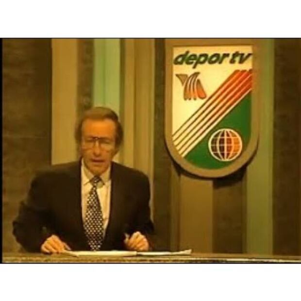 En 1974, José Ramón Fernández creó 'DeporTV'; su última emisión fue en 2006. Foto: Especial