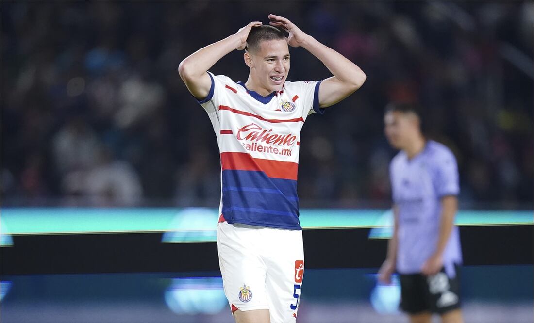 Chivas dejó escapar la victoria y perdió dos unidades valiosas en su visita al Mazatlán FC / FOTO: Imago7