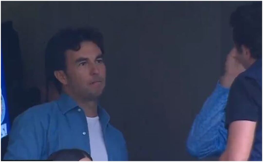 Checo Pérez en el estadio Akron - Foto: TUDN