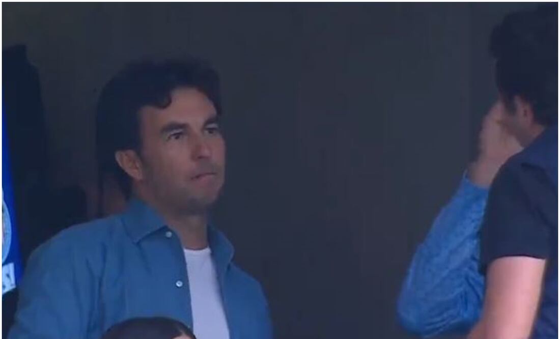 Checo Pérez en el estadio Akron - Foto: TUDN