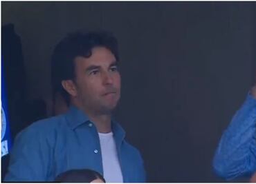 ¿Y el América? Captan a Checo Pérez en el estadio de las Chivas durante el partido ante Juárez