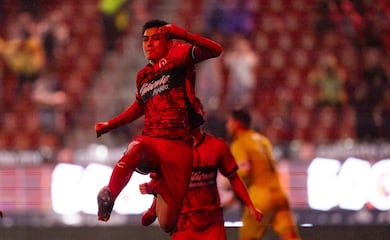 ¡UNA LOCURA! Gilberto Mora anota penal a lo Panenka en la victoria de Tijuana en el Play-In de la Liga MX
