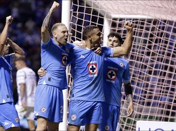 ¡Pita que pita! Cruz Azul sigue imparable y convierte al Puebla en su nueva víctima