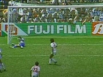 Hugo Sánchez fue insultado por la afición tras fallar penal contra Paraguay: "¡Hugo es un tarugo!"