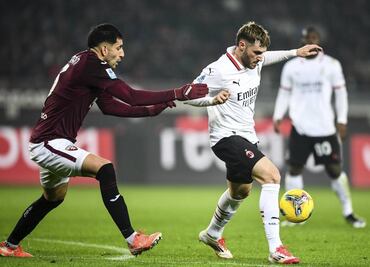 Santi Giménez y el Milan son derrotados sorpresivamente por el Torino