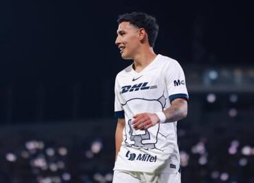 Leo Suárez es sorprendido por uno de sus familiares con playera del América