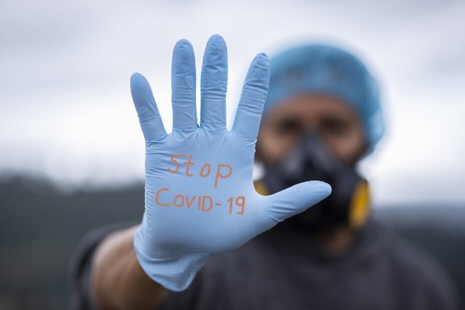 El hombre dio positivo a Covid-19… ¡43 veces!