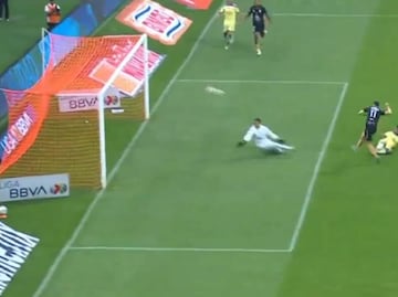 Pachuca se pone adelante el marcador tras un 'oso' de Igor Lichnovsky que pone en aprietos a las Águilas