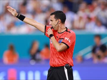 Árbitros mexicanos dirigirán el choque semifinal entre Uruguay y Colombia de la Copa América