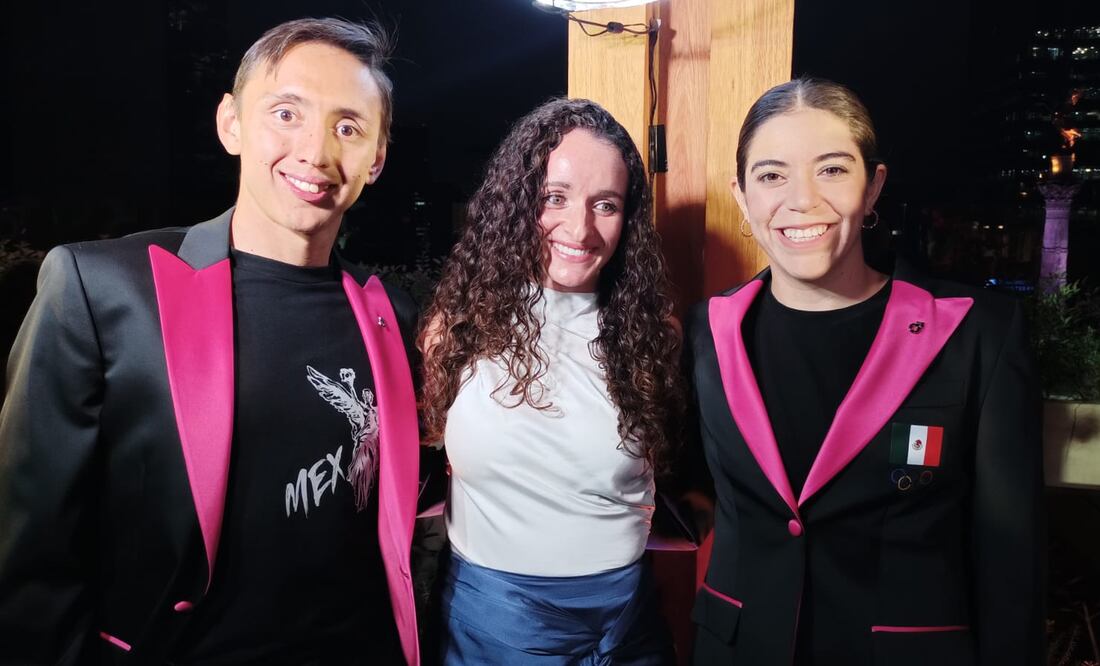 Alejandra Orozco y Emiliano Hernández presumen el uniforme de gala que utilizarán en la inauguración de París 2024 - Foto: Arturo Sanguino/ EL UNIVERSAL