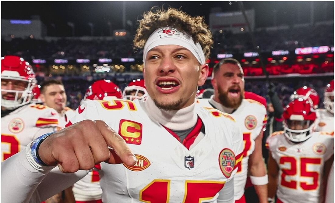 Patrick Mahomes y Chiefs de Kansas City antes de un juego / FOTO: Instagram @chiefs