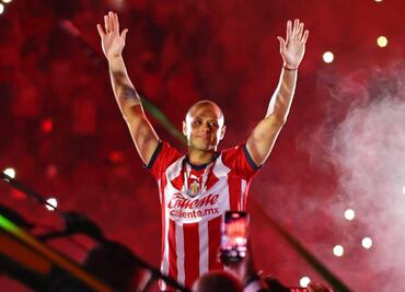El emotivo discurso del Chicharito Hernández: "Chivas se define en valentía, por tener hue... de jugar con puros mexicanos"