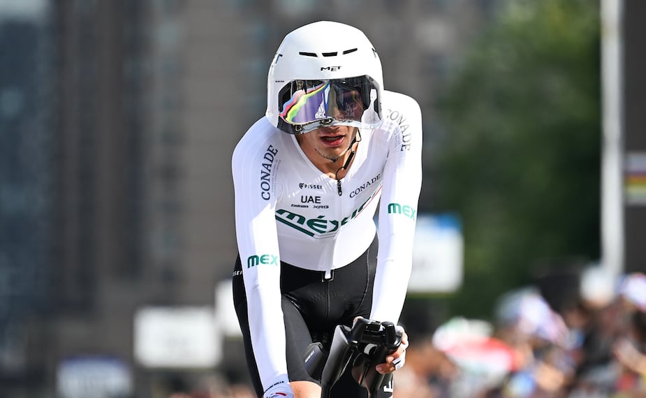 El ciclista mexicano Isaac del Toro en el Campeonato Mundial de Ciclismo en Ruta de la UCI - Foto: AP