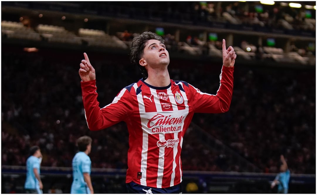 Brian Gutiérrez festeja con Chivas Foto: Imago7