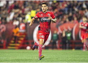 La extraña razón por la que Gilberto Mora juega con una playera distinta a sus compañeros en los Xolos de Tijuana
