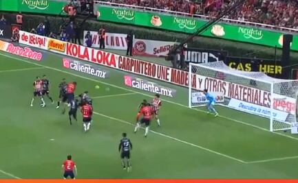 El Tiba Sepúlveda adelantó a las Chivas ante el Querétaro con un certero cabezazo