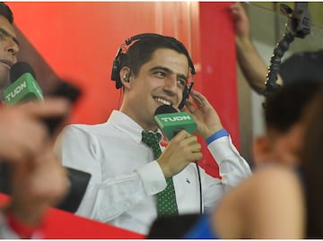 Andrés Vaca responde sarcástico a las críticas sobre sus eufóricas narraciones de la Selección Mexicana