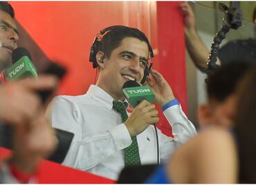 Andrés Vaca responde sarcástico a las críticas sobre sus eufóricas narraciones de la Selección Mexicana