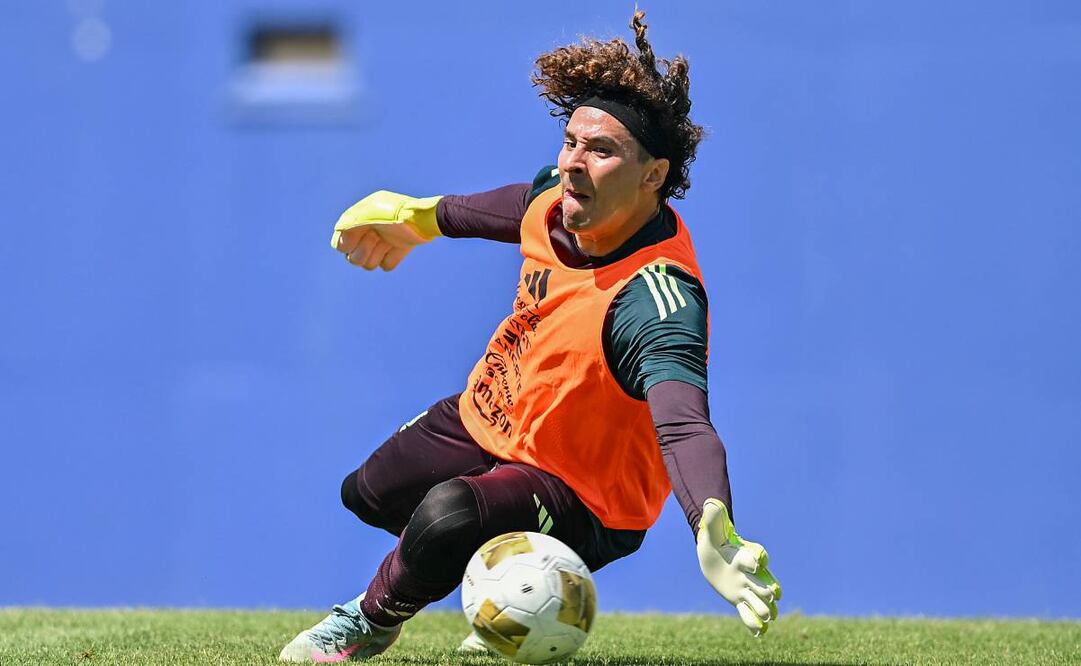Guillermo Ochoa tiene hasta final de mes para encontrar equipo en Europa. Foto: Imago7