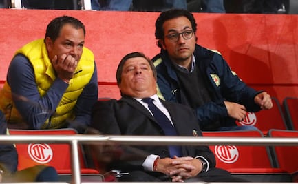 Miguel Herrera revela el enojo de Santiago Baños por no dirigir al América tras su salida.