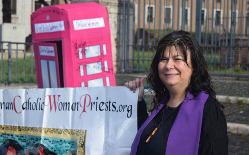 El papel de las mujeres en la Iglesia Católica y otras religiones 