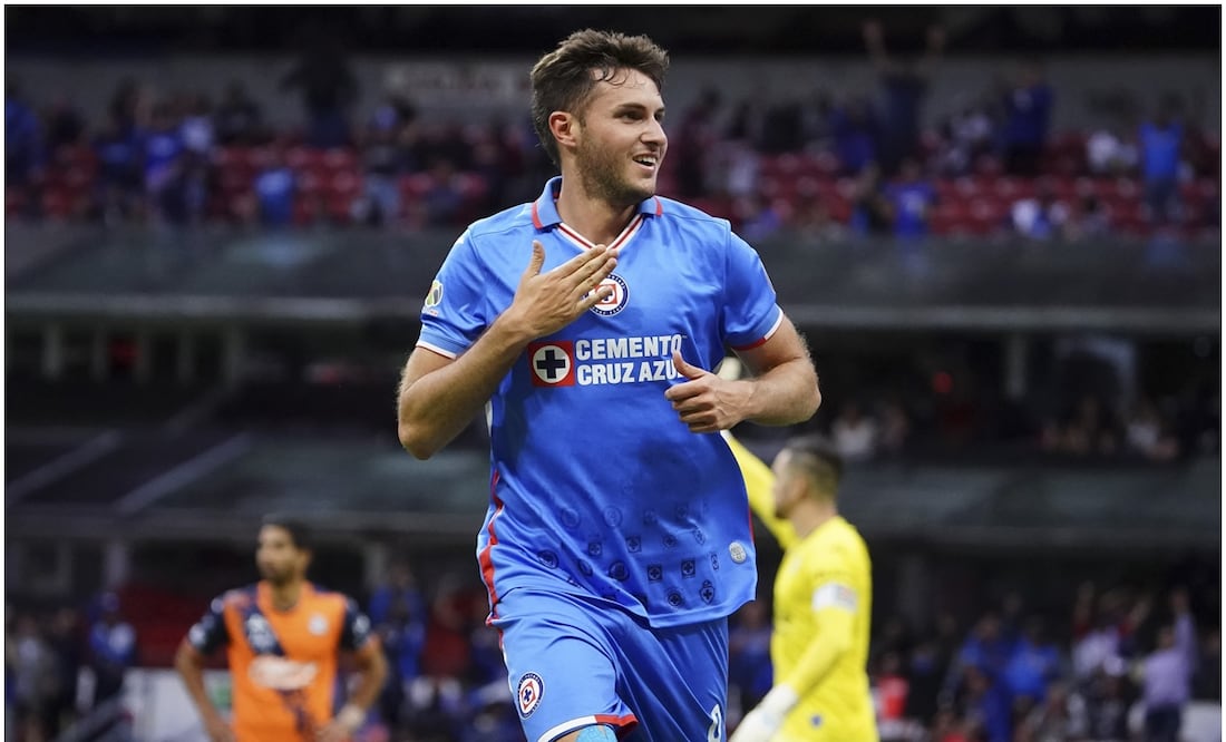 Santiago Giménez con Cruz Azul / FOTO: Imago7
