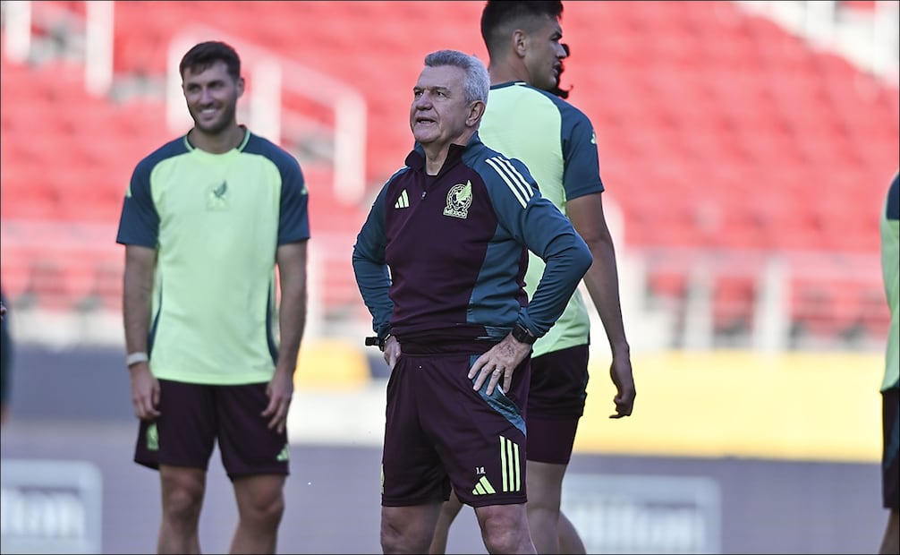 Javier Aguirre, durante un entrenamiento de la Selección Mexicana. FOTO: Imago7