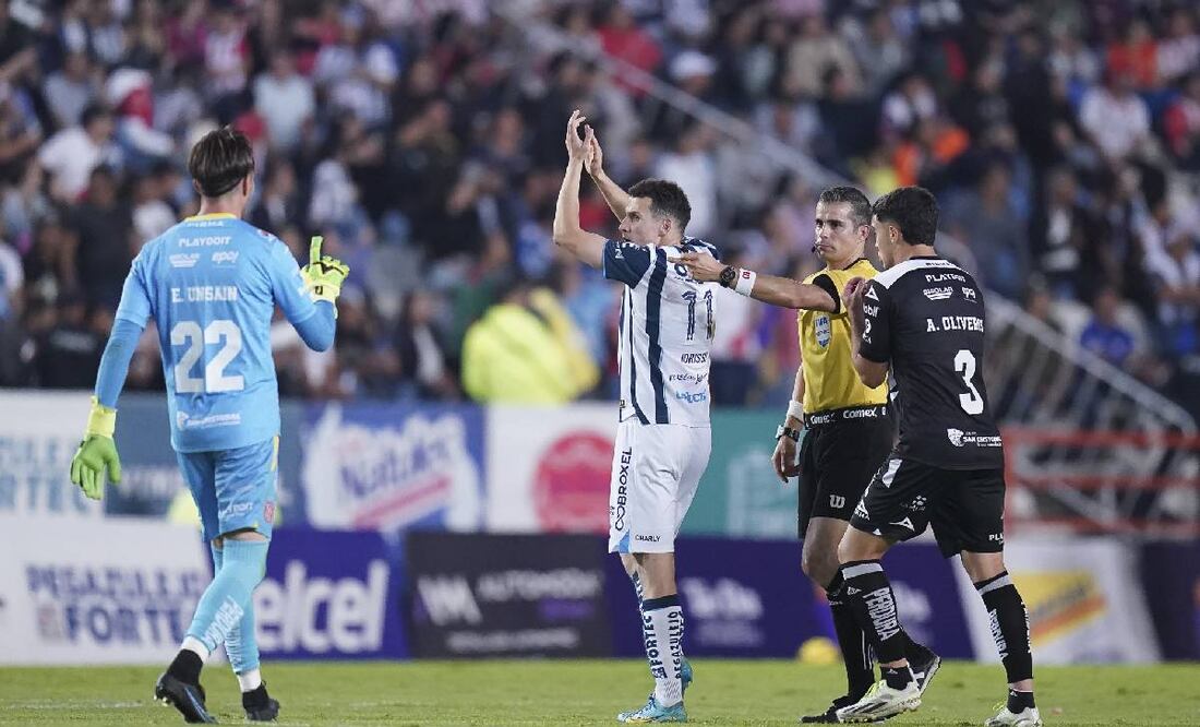 Oussama Idrissi vio la roja ante Necaxa por supuestamente provocar a los rivales. Foto: Imago7