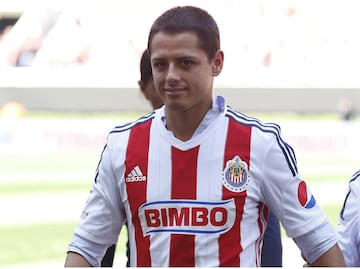 Chicharito Hernández estaría en pláticas con Fernando Hierro para volver a Chivas