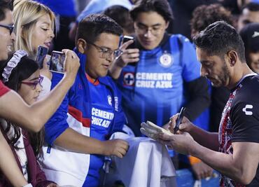 Jesús Corona volvió a 'casa' y fue ovacionado por la afición de Cruz Azul