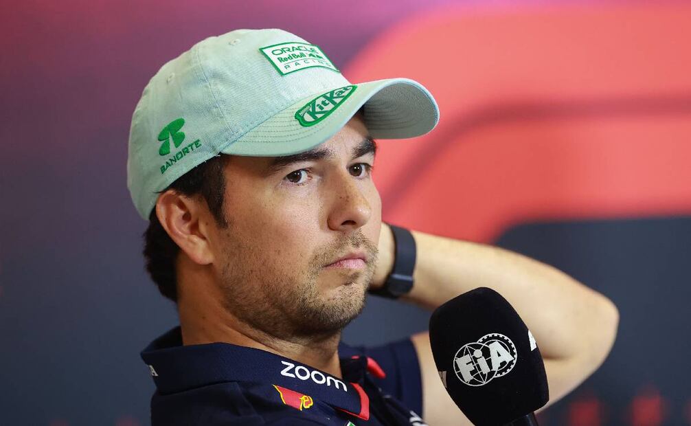 Checo Pérez terminó molesto con Charles Leclerc por un bloqueo en la qualy de la carrera sprint. Foto: Imago7