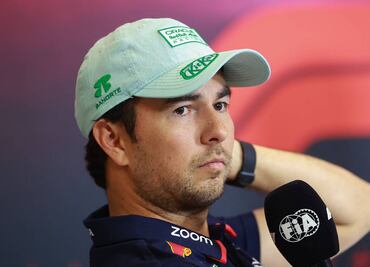 Checo Pérez explotó en contra de Charles Leclerc: 'Es un estúpido'