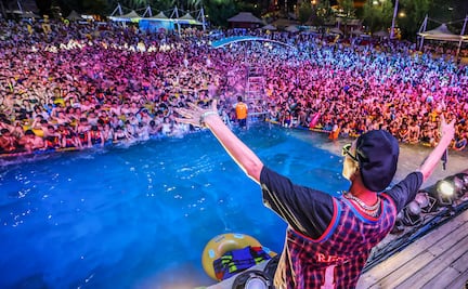 La polémica fiesta acuática masiva en Wuhan en videos y fotos