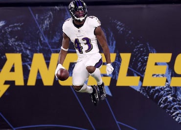 Cuervos de Baltimore derrotan a Los Angeles Chargers 30-23