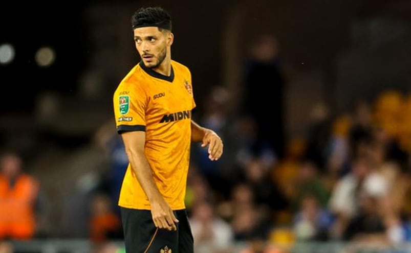 Raúl Jiménez regresa a Wolves entre cánticos y ovaciones