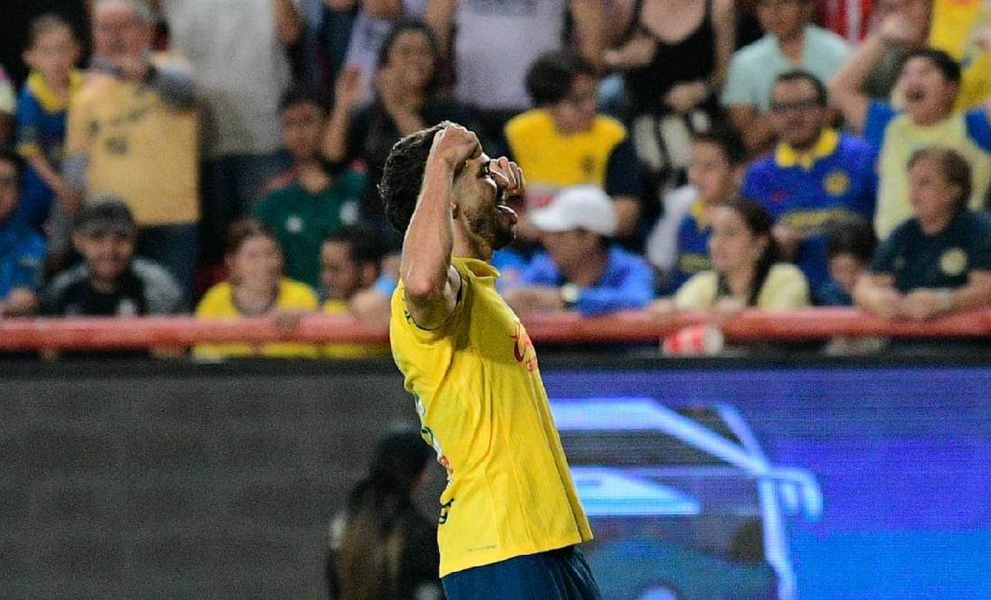 Henry Martín festeja luego del agónico gol del empate de América contra Necaxa. Foto: Imago7