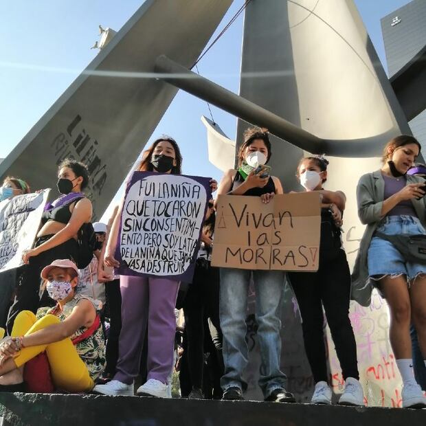 Marcha 8M: Las fotos, los mensajes y las mujeres que luchan por justicia