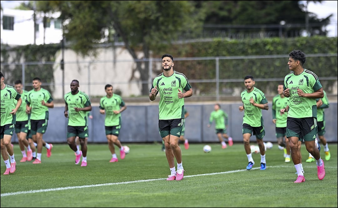 Jugadores de la Selección Mexicana trotan en el Centro de Alto Rendimiento previo a su partido ante Corea del Sur. FOTO: Imago7