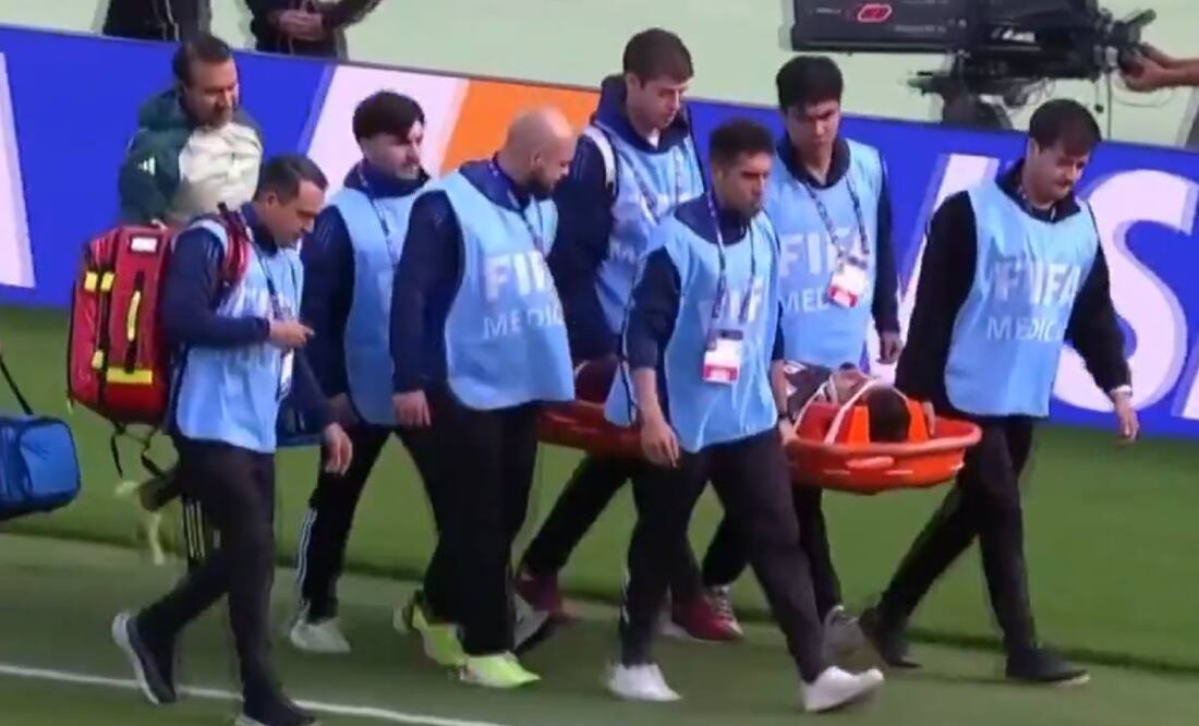 Mateo Levy tuvo que salir en camilla del México vs Marruecos debido a una conmoción. Foto: Especial